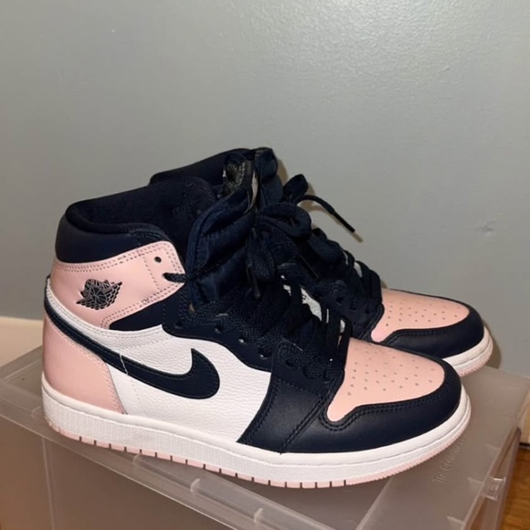 Jordan Shoes - Bubble gum Jordan 1 women’s